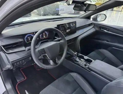 Toyota Camry 2025 — миниатюра 9