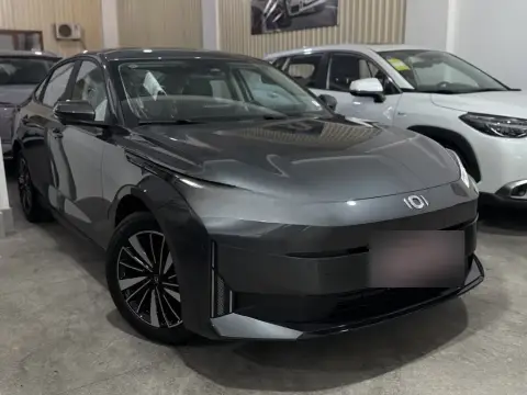 Changan Qiyuan A05 2025 — миниатюра 1