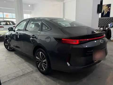 Changan Qiyuan A05 2025 — миниатюра 7