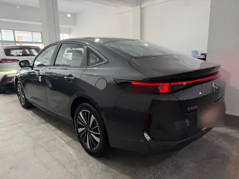 Changan Qiyuan A05 2025 — миниатюра 9