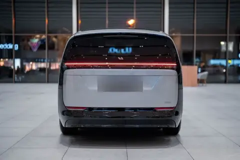 Li Auto Mega 2025 — миниатюра 2