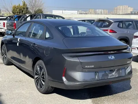 Changan Qiyuan A05 2025 — миниатюра 6