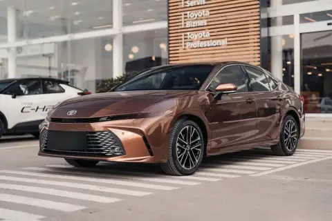 Toyota Camry 2026 — миниатюра 1
