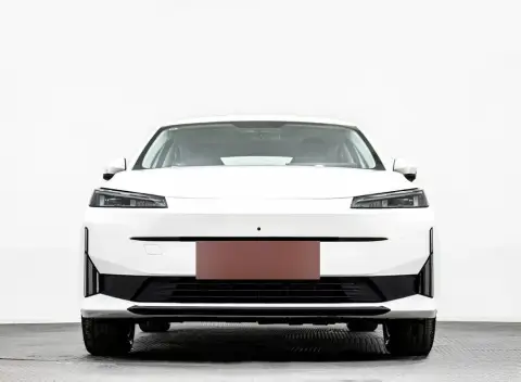 Changan Qiyuan A05 2025 — миниатюра 2
