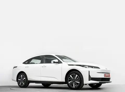Changan Qiyuan A05 2025 — миниатюра 4