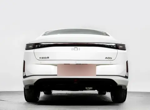 Changan Qiyuan A05 2025 — миниатюра 6