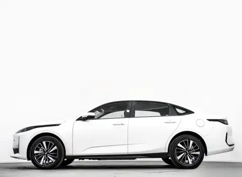 Changan Qiyuan A05 2025 — миниатюра 7