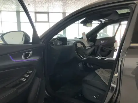 Changan Qiyuan Q05 2025 — миниатюра 7
