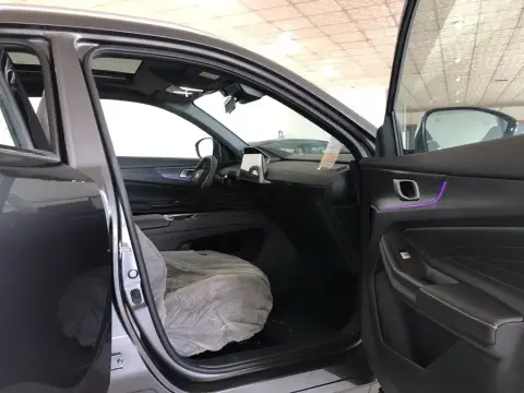 Changan Qiyuan Q05 2025 — миниатюра 9