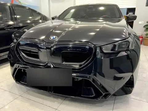 BMW M5 2025 — миниатюра 8