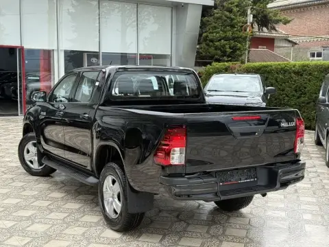 Toyota Hilux 2025 — миниатюра 8