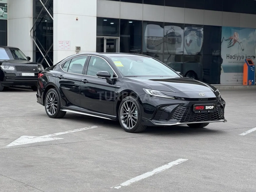 Toyota Camry 2025 — фото 1 из 10
