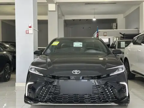 Toyota Camry 2026 — миниатюра 1