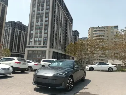 Changan Qiyuan A05 2025 — миниатюра 1