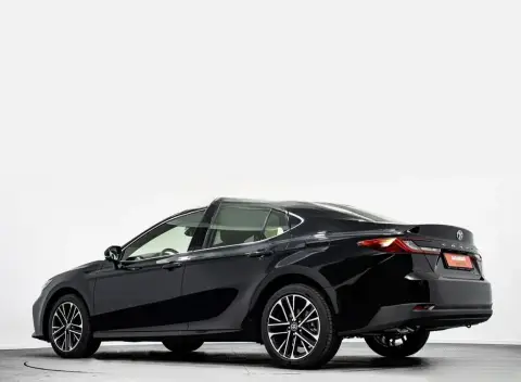 Toyota Camry 2025 — миниатюра 2