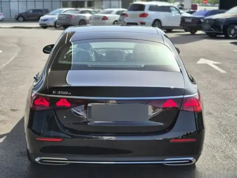 Mercedes-Benz E 350 e 2025 — миниатюра 7