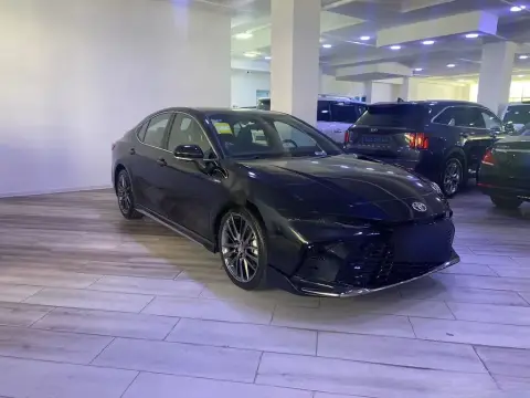 Toyota Camry 2025 — миниатюра 2