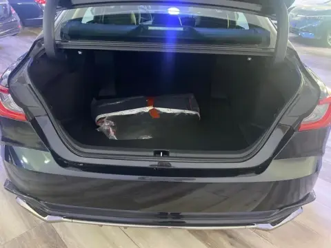 Toyota Camry 2025 — миниатюра 6