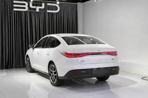 BYD Seal 05 2025 — миниатюра 2