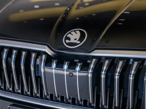 Skoda Superb 2025 — миниатюра 8