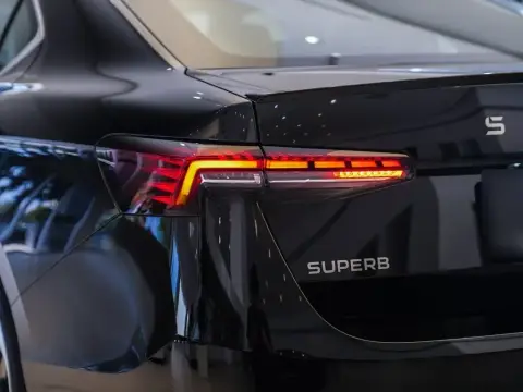Skoda Superb 2025 — миниатюра 10