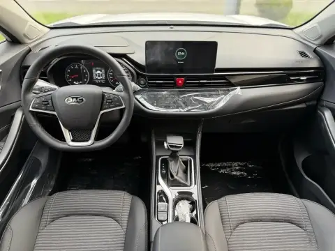 JAC JS4 2026 — миниатюра 8