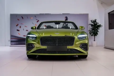 Bentley Continental GTC 2025 — миниатюра 3