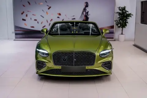 Bentley Continental GTC 2025 — миниатюра 4