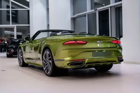 Bentley Continental GTC 2025 — миниатюра 7