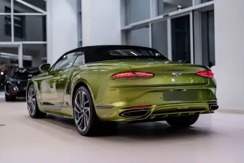 Bentley Continental GTC 2025 — миниатюра 8