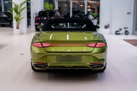 Bentley Continental GTC 2025 — миниатюра 10
