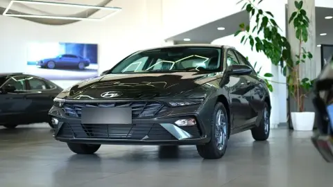Hyundai Elantra 2026 — миниатюра 1