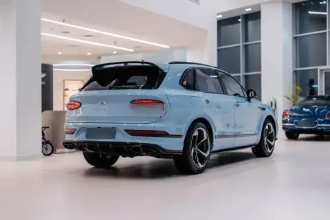 Bentley Bentayga 2025 — миниатюра 8