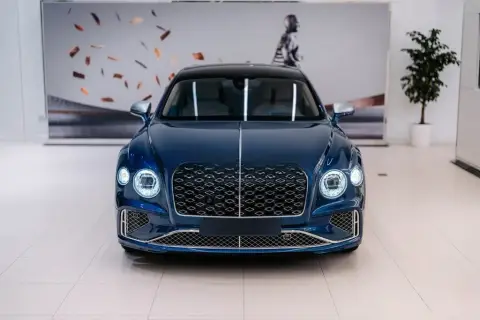 Bentley Flying Spur 2025 — миниатюра 4