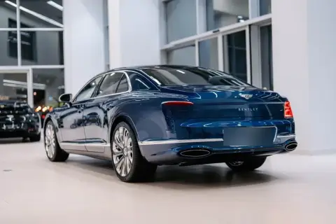 Bentley Flying Spur 2025 — миниатюра 6