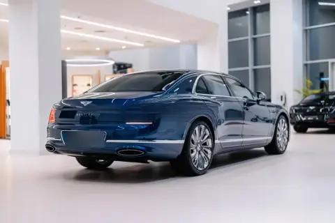 Bentley Flying Spur 2025 — миниатюра 8