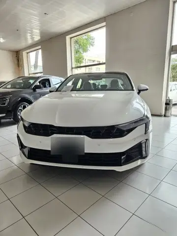 Kia K5 2025 — миниатюра 1