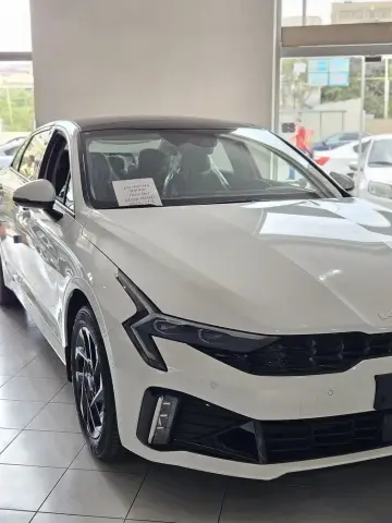 Kia K5 2025 — миниатюра 2