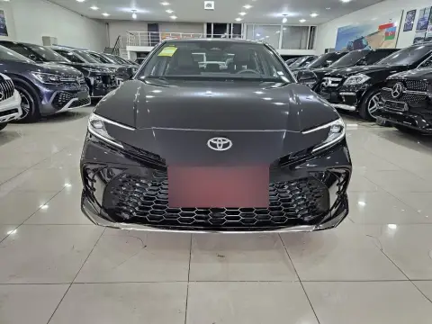 Toyota Camry 2026 — миниатюра 1