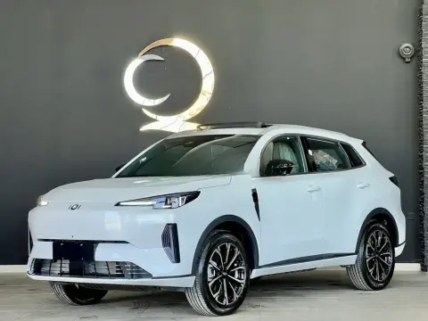 Changan Qiyuan Q05 2025 — миниатюра 9