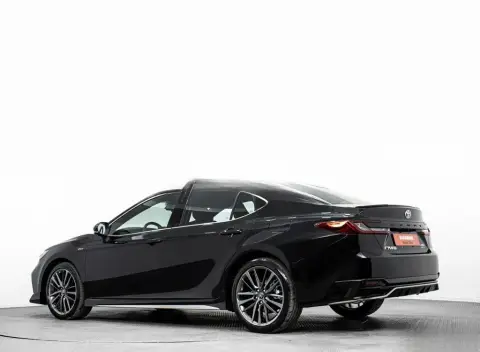 Toyota Camry 2025 — миниатюра 2
