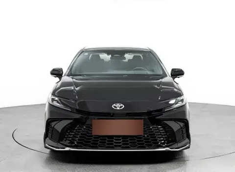 Toyota Camry 2025 — миниатюра 3