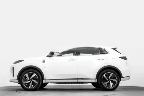 Changan Nevo Q05 2025 — миниатюра 5