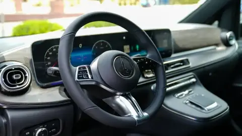 Mercedes-Benz V 250 2026 — миниатюра 10
