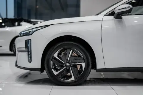 Geely Galaxy L6 2025 — миниатюра 8
