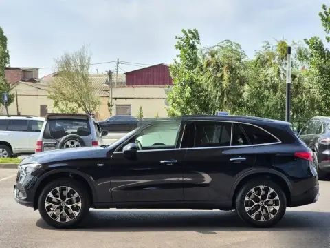 Mercedes-Benz GLC 350 e 4MATIC 2025 — миниатюра 3