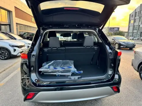 Toyota Highlander 2025 — миниатюра 6