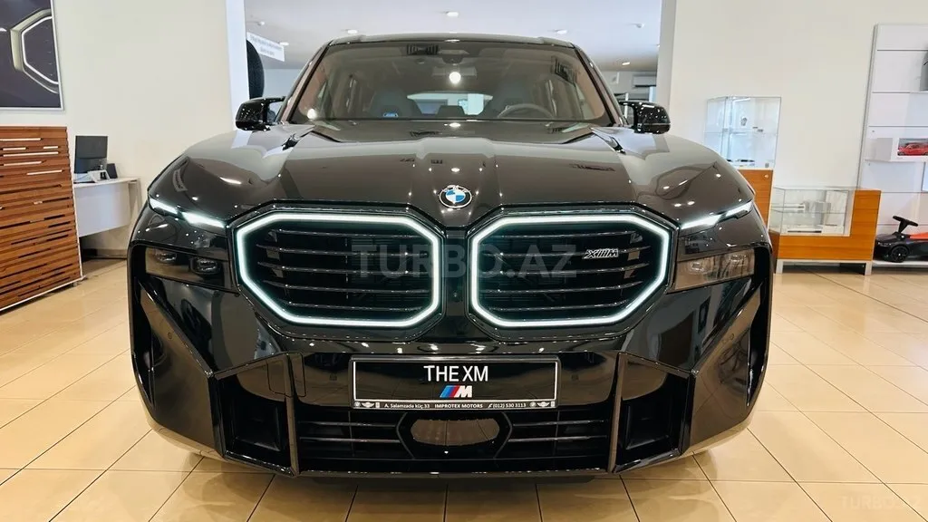 BMW XM 50e 2025 — фото 1 из 10