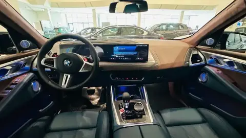 BMW XM 50e 2025 — миниатюра 3