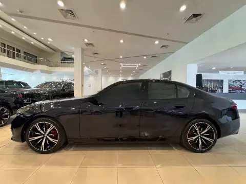 BMW 520 2025 — миниатюра 2
